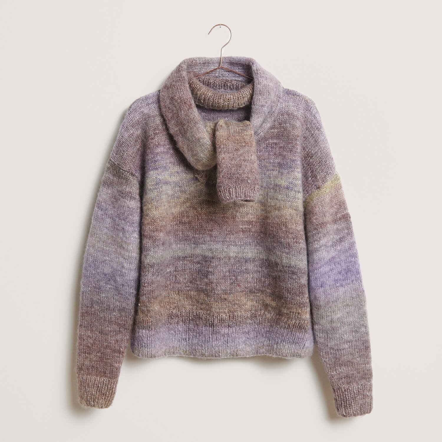 Die Neue Masche No. 14 Winter von idee. Creativmarkt Creative Painted Power Pullover in sanften Herbsttönen, gestrickt aus Rico Design Wolle.
