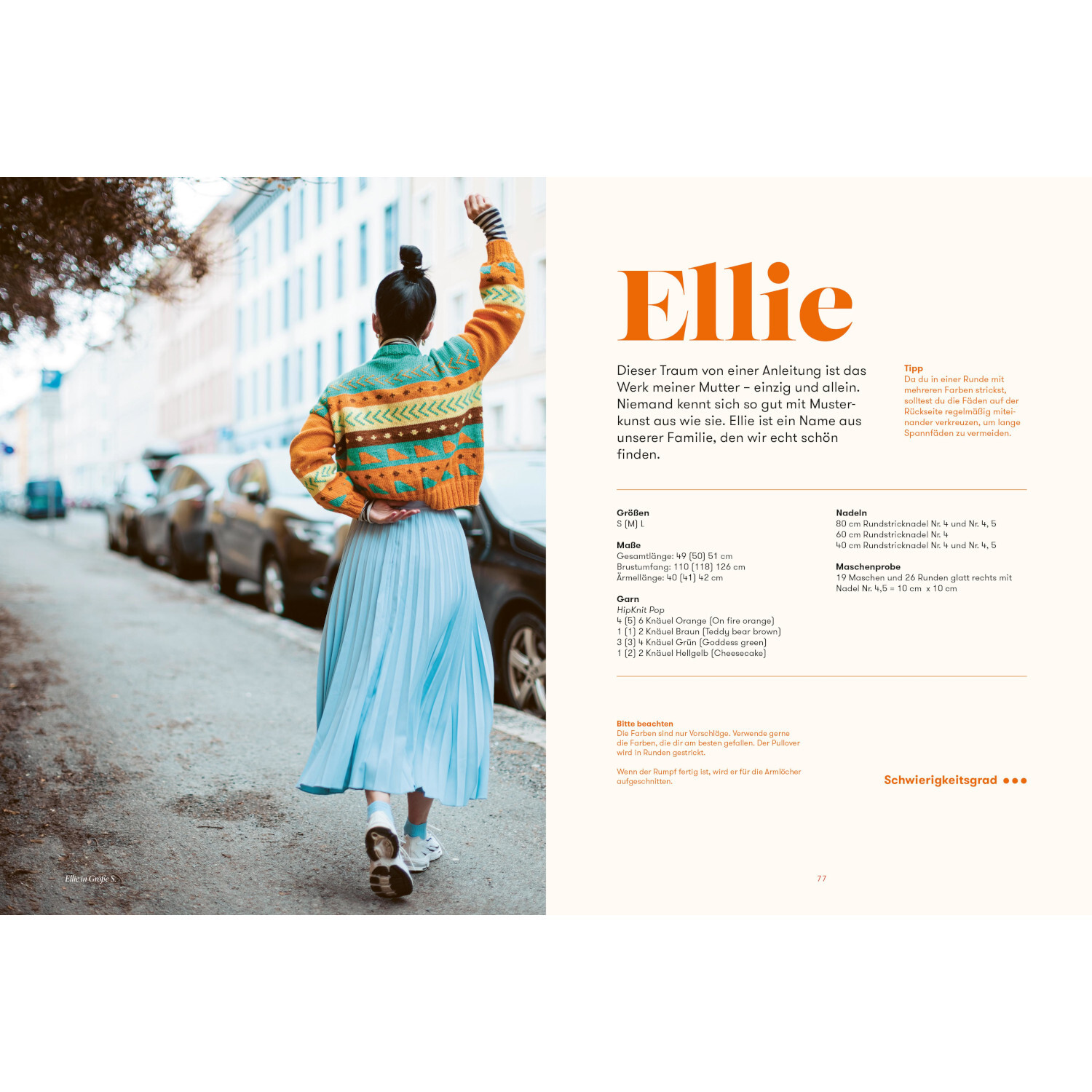 Knallbunt Mode im Stil der 80er stricken: Frau in buntem Pullover und blauem Rock auf Straße.