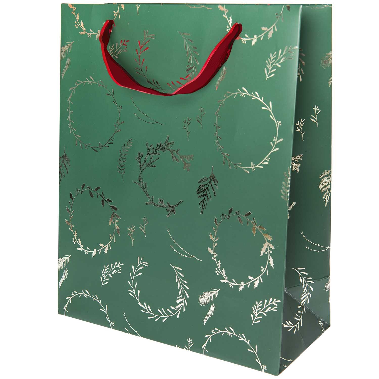 Paper Poetry Geschenktüte Nostalgic Christmas Kränze grün 26x32x12cm von Rico Design