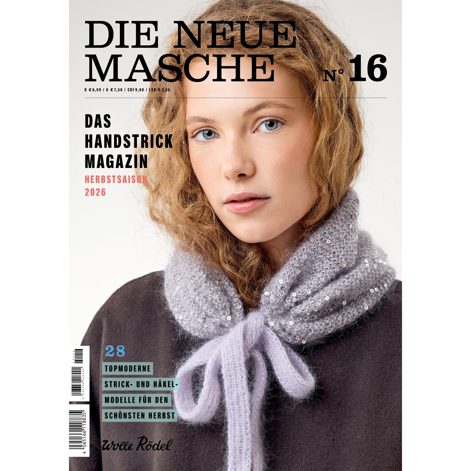 Die Neue Masche No. 16 Herbst, Handstrickmagazin von Wolle Rödel mit Modellfoto einer jungen Frau im gestrickten Kragen, präsentiert moderne Strickideen.