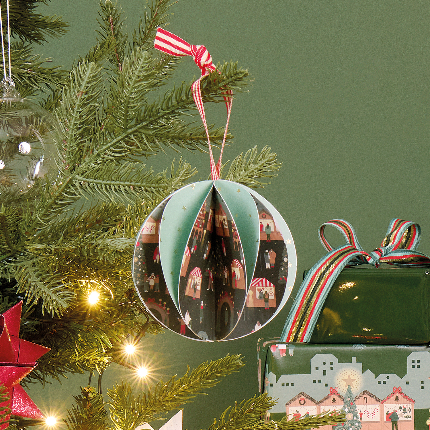 Bastelanleitung Weihnachtskugeln aus Motivpapier von idee. Creativmarkt 