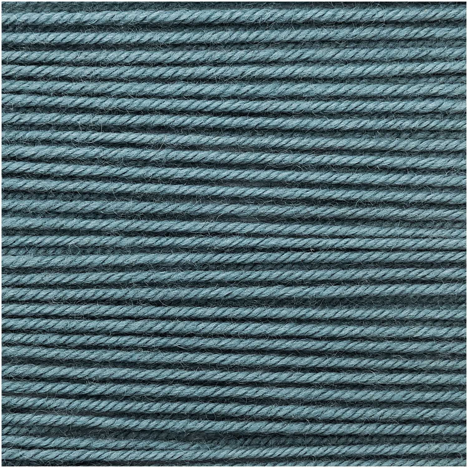 Siena Wolle in Hellpetrol von Wolle Rödel, 50g Knäuel, 135m Länge. Ideal für Strickprojekte.
