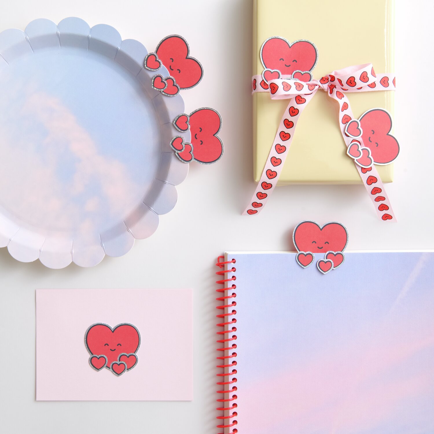 Paper Poetry Clip-Ons Chingu Herzen Rot, 8-teilig, dekorieren Notizbuch, Geschenk und Teller.