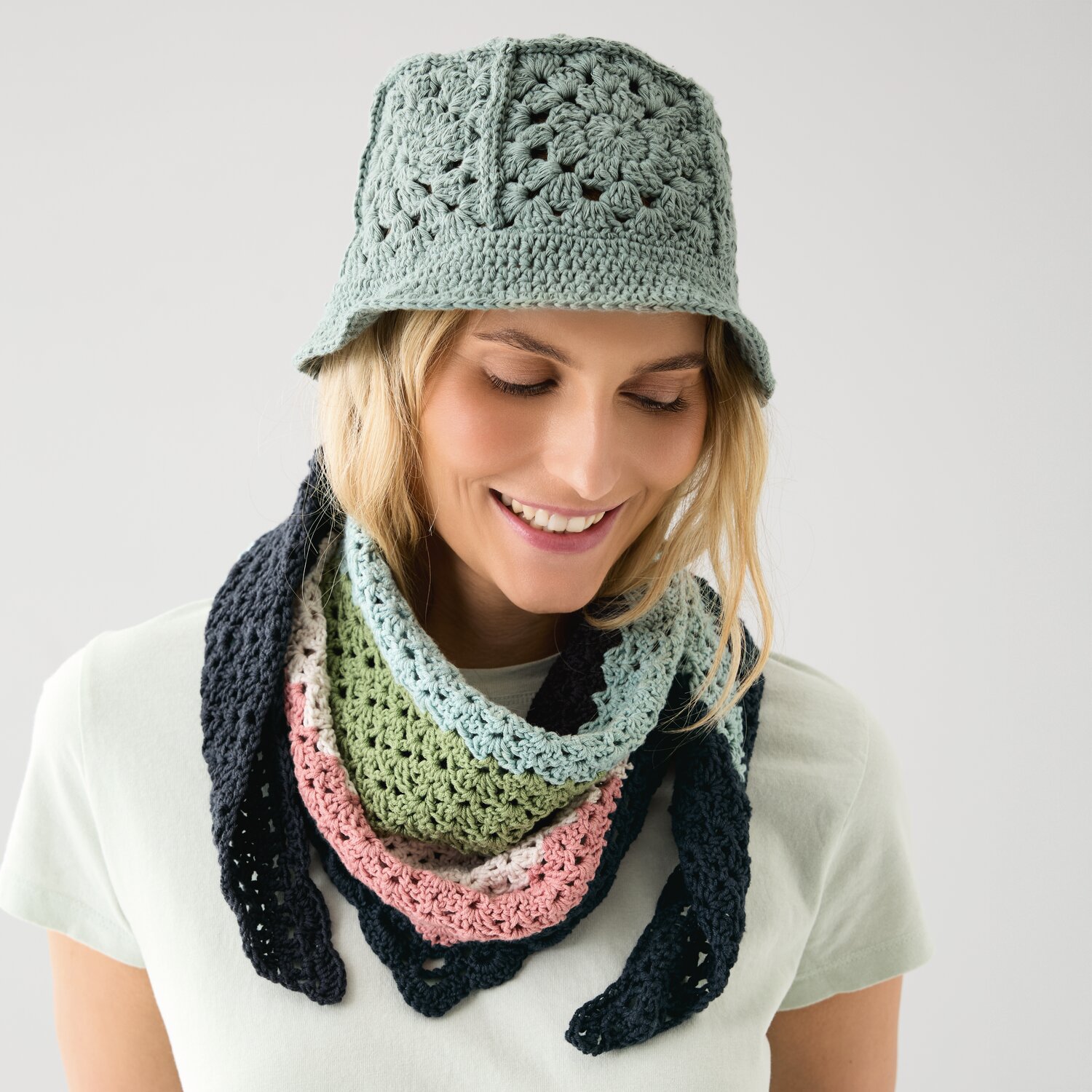 Häkelset Bucket Hat Modell 06 aus Die Neue Masche No. 15 von idee. Creativmarkt