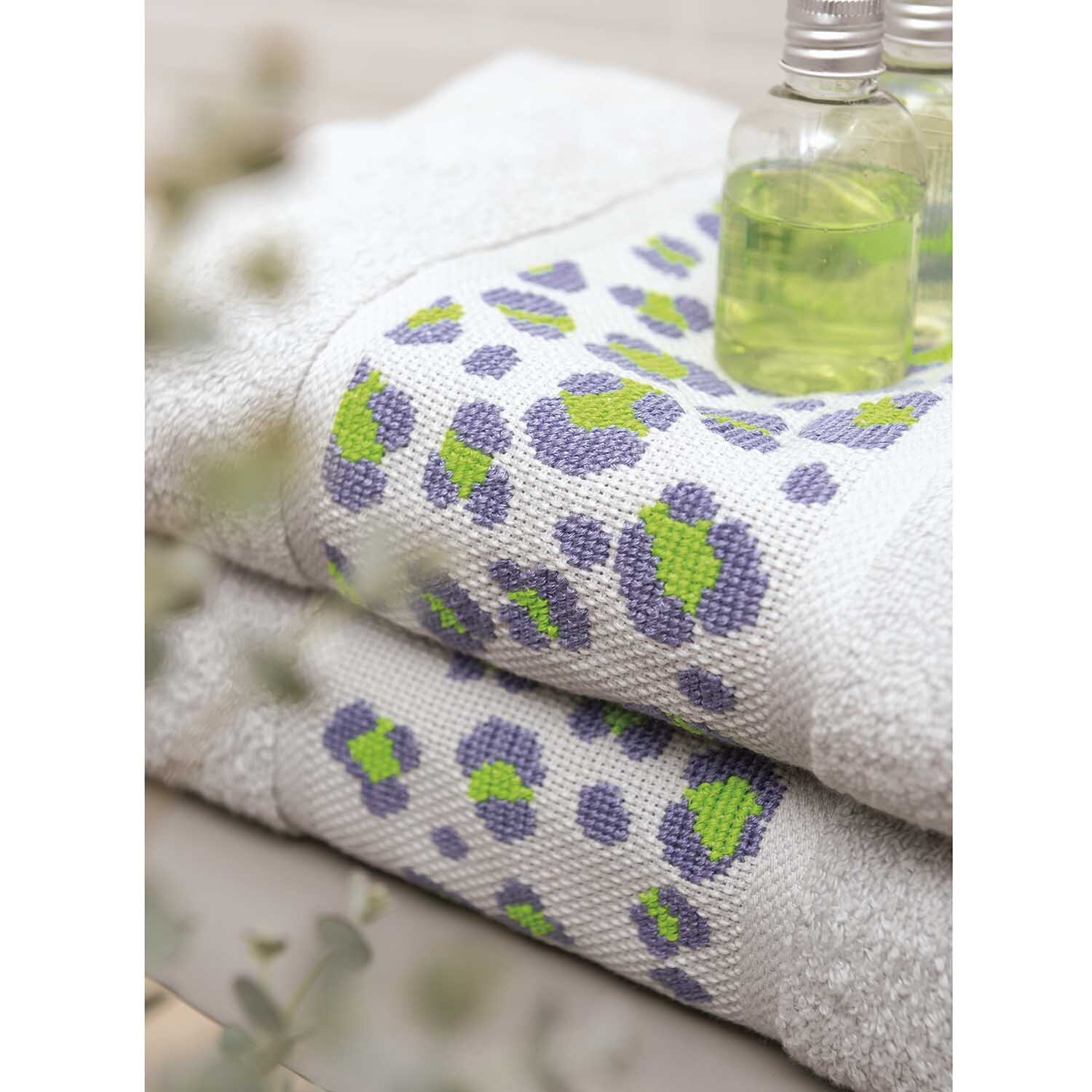 Handtuch 50x100cm Farbe Grau von Rico Design Handtuch 50x100cm Farbe Grau von Rico Design