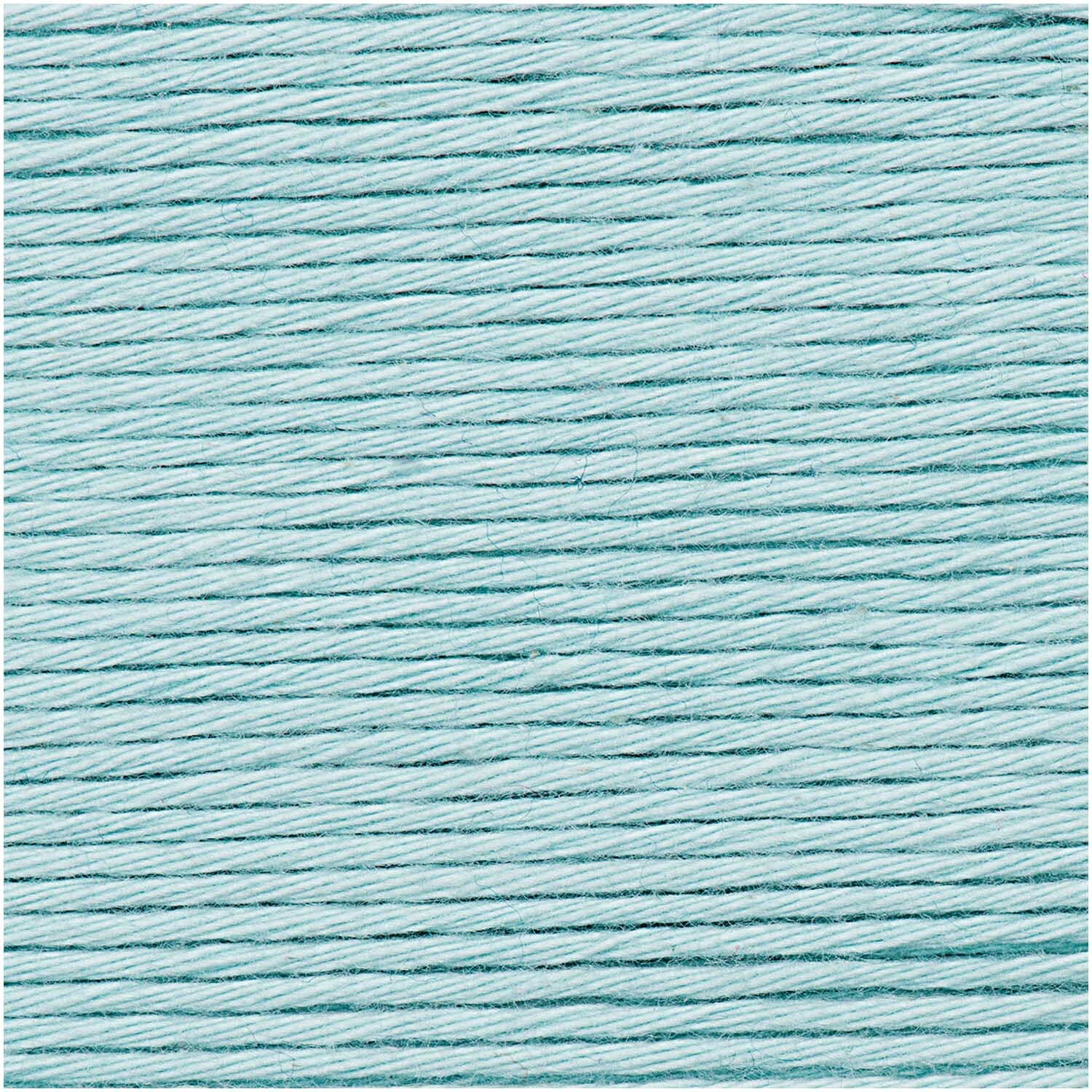 Cotton Universal 50g 85m Farbe Eisblau von idee. Creativmarkt Cotton Universal: Eisblaues Garn von Wolle Rödel, 50g 85m, ideal für Strick- und Häkelprojekte.