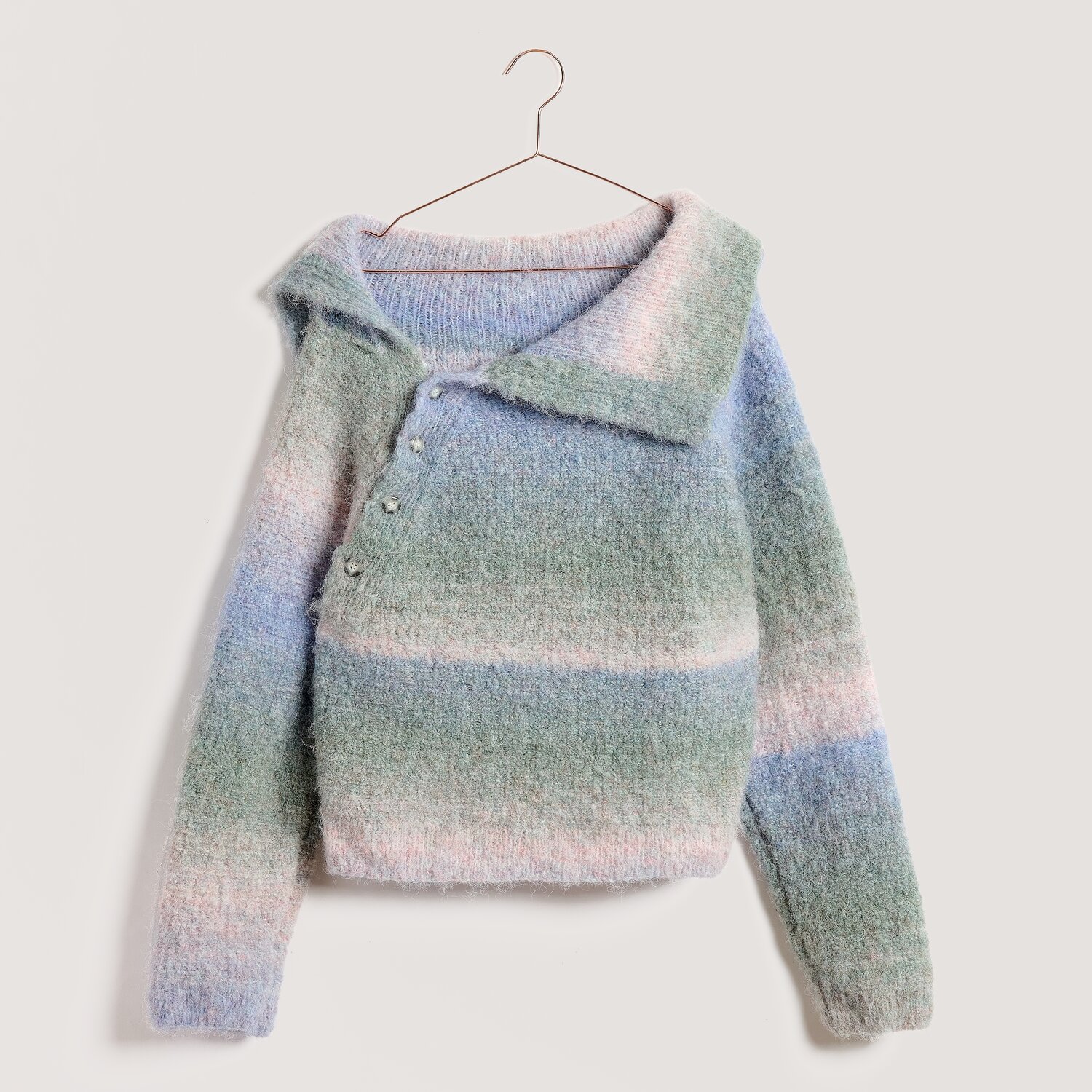 Creative Brushed Wool, Rico Design, Pullover aus weichem Garn in sanften Pastelltönen, 100g 415m, locker gestrickt mit weitem Kragen und Knopfleiste